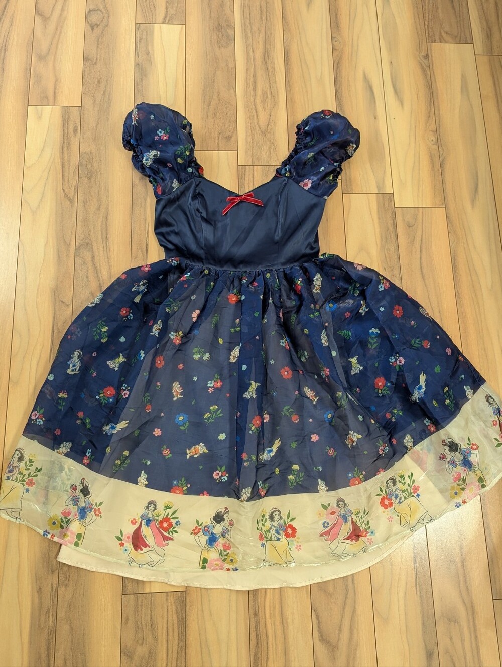 NWOT! Unique Vintage Disney Princess Snow White Dress Size Small 4